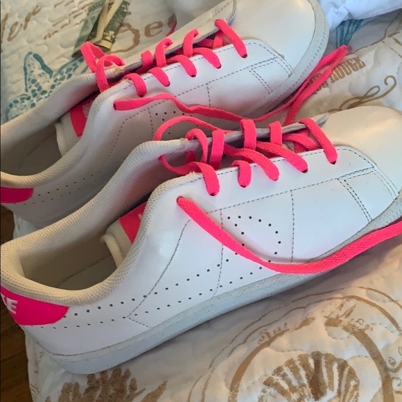 Nike girls sneakers - Picture 2 of 2
